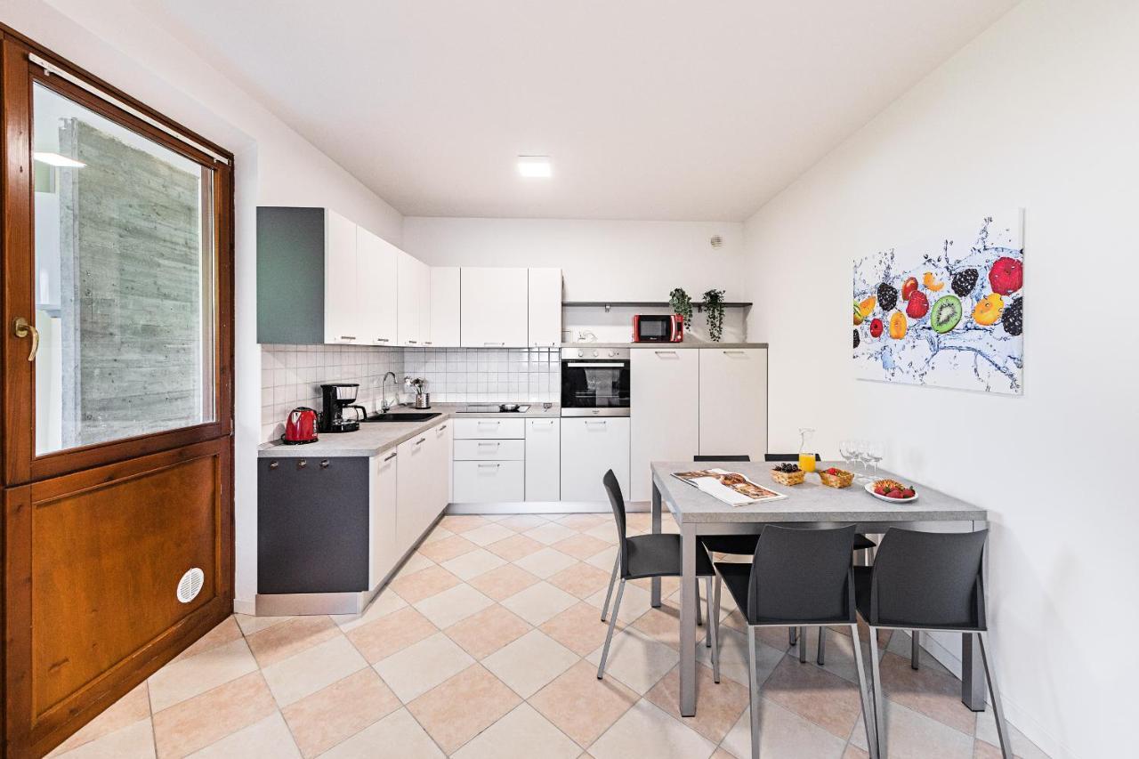 I Ciliegi 1-09 Con Piscina By Wonderful Italy Apartment Desenzano del Garda Ngoại thất bức ảnh